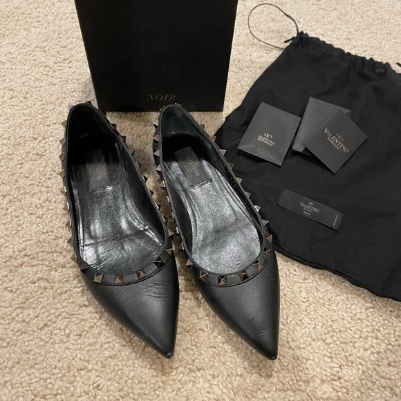 Valentino Noir Matte Black Gunmetal Rockstud Pointed Toe Flats Sz 37.5 - Picture 3 of 11
